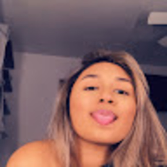 Profile Picture of Giselle Ceballos (@gisellecebal545) on Poshmark