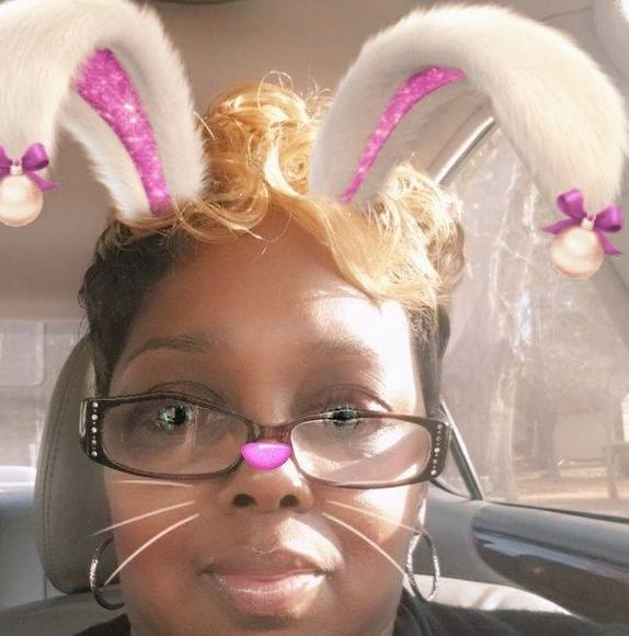 Profile Picture of Iris Jones (@hazeleyes63) on Poshmark