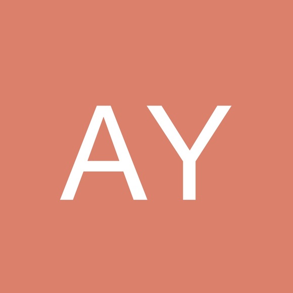 Profile Picture of Amanda Yuch (@amandayuch) on Poshmark