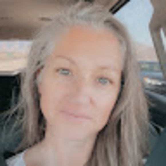 Camille Lester - Poshmark Profile Picture of Camille Lester (@camilleylester) on Poshmark