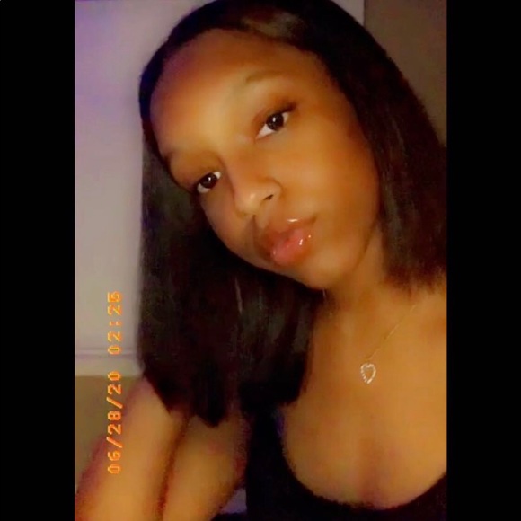 Profile Picture of Coren Casborn (@corenn7) on Poshmark