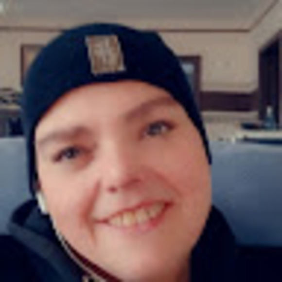 Profile Picture of Veronica Prosper (@vprosper) on Poshmark