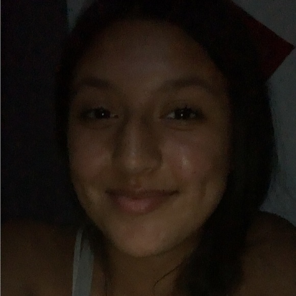 Profile Picture of Wenona Tenas (@tenaswenona) on Poshmark