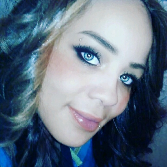 Profile Picture of Anjeanette Monroig (@angielove349) on Poshmark