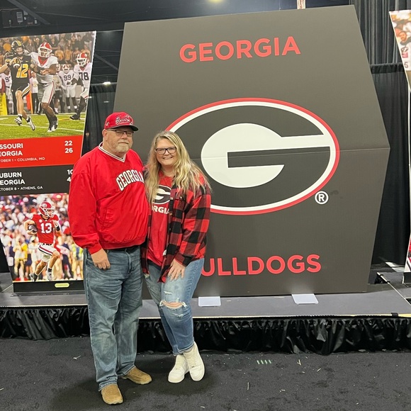 Profile Picture of Casey Bates (@caseyb_1234) on Poshmark