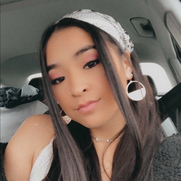 Profile Picture of Audrey Lee (@audreylee0505) on Poshmark