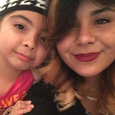 Profile Picture of Yesenia Ledesma (@unicorn_Farts4) on Twitter