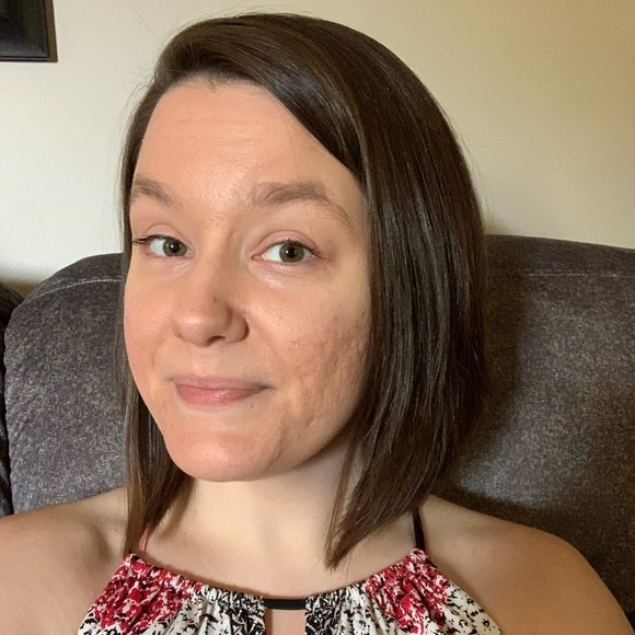 Profile Picture of Becca Bujnowski (@becbujnowski) on Poshmark