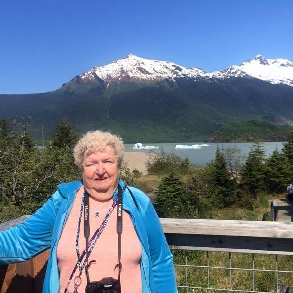 Profile Picture of Joanne Kowalewski (@midget12385) on Poshmark