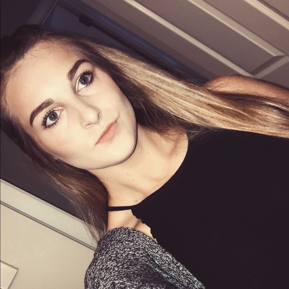 Profile Picture of Halyna Glushko (@halyna_hubenya) on Poshmark