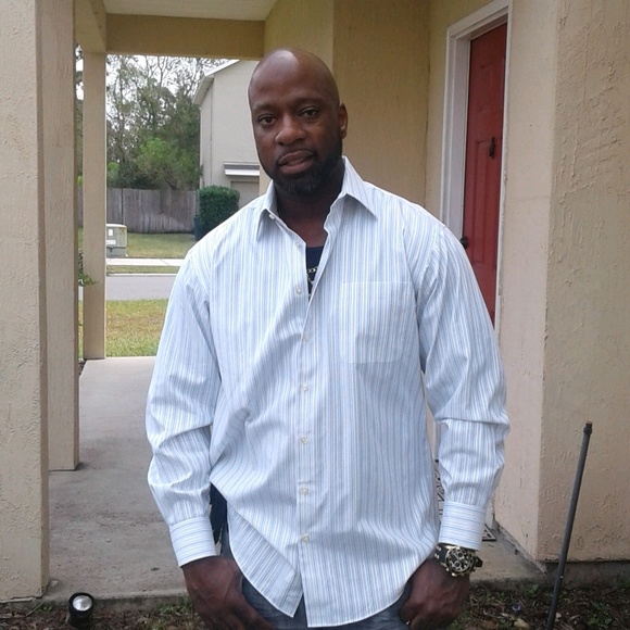 Profile Picture of Aaron Adams (@bigace904) on Poshmark