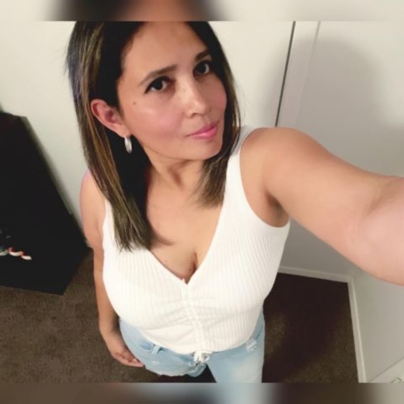 Profile Picture of Kathy Kathy (@cabrerakathy533) on Poshmark