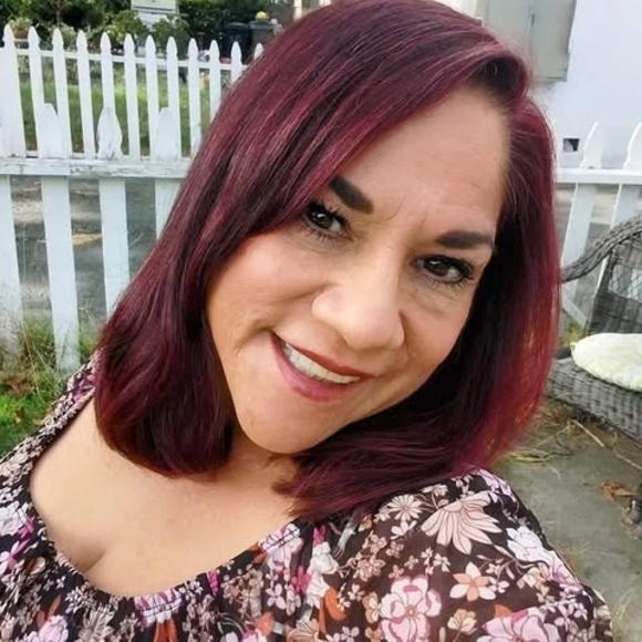 Profile Picture of Delia Romero (@deliaromero534) on Poshmark
