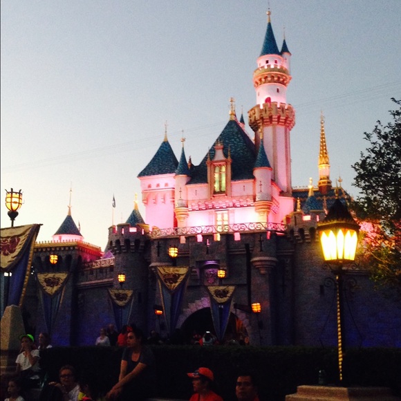 Profile Picture of Nicole Trinh (@nnn0919) on Poshmark