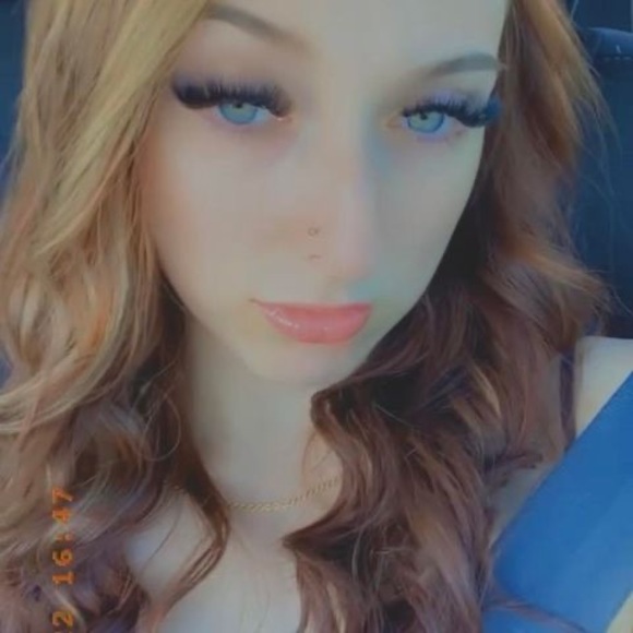 Brianna Turnbow - Poshmark Profile Picture of Brianna Turnbow (@brianna_turnbow) on Poshmark