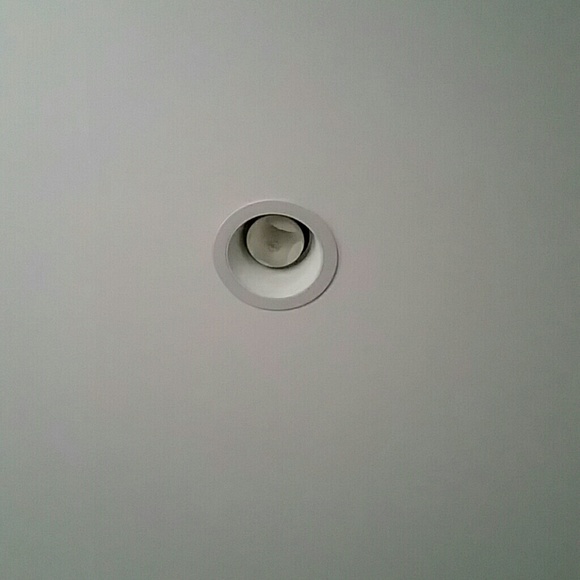 Profile Picture of Kim Waynick (@kimisue1967) on Poshmark