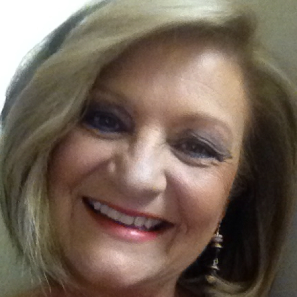 Profile Picture of Phyllis Coleman (@phyllisdayle) on Poshmark