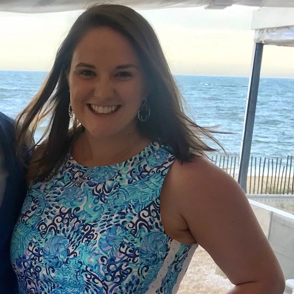 Profile Picture of Zoe Weik (@weikz15) on Poshmark
