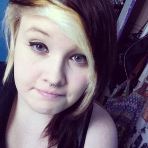 Profile Picture of Amanda Schill (@mandamaeee) on Myspace