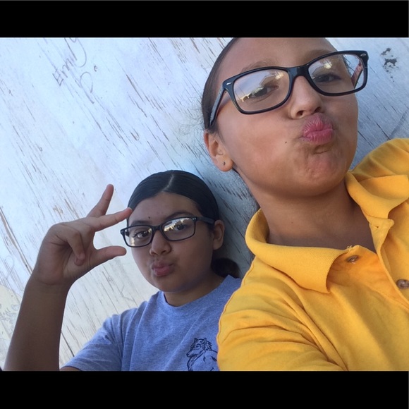 Profile Picture of Gessel Aburto (@gessel_aburto) on Poshmark