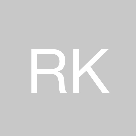 Profile Picture of Reshma Kumar (@ez4u41) on Poshmark