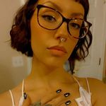 Profile Picture of Taylor Hubbard (@punkrockq.ueen) on Instagram