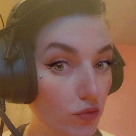 Profile Picture of Stephanie Swenson (@stiffknee86) on Tiktok