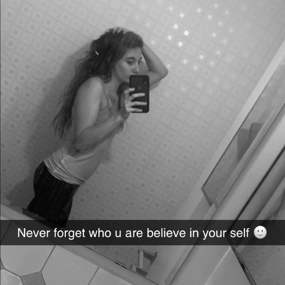 Profile Picture of Isabelle Tessier (@30_10_17) on Poshmark