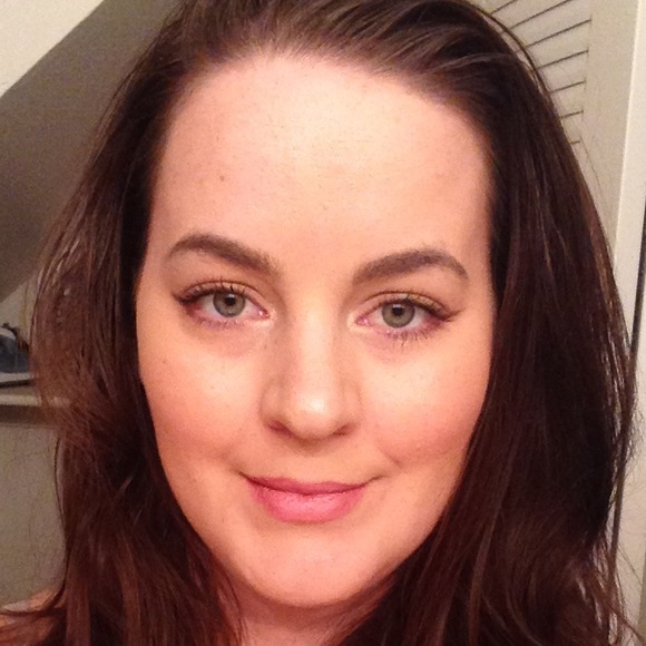 Profile Picture of Janelle Fandl (@jfandl) on Poshmark