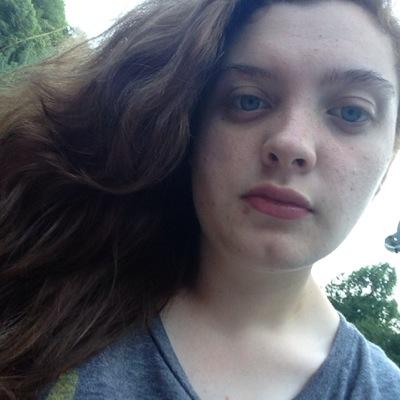 Profile Picture of Laura M Watson Stump (@beauitfullaura) on Twitter