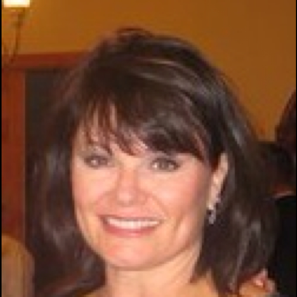 Profile Picture of Cindy Hahn (@cindyhahn1) on Poshmark