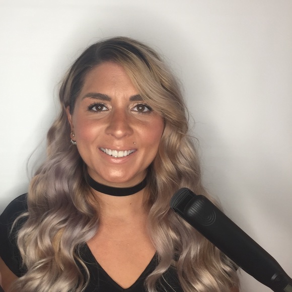 Profile Picture of Danielle Hruza (@dani8785) on Poshmark