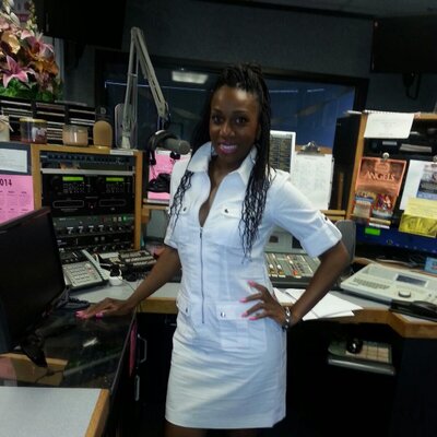 Profile Picture of Tonya Hall (@thetonyahall) on Twitter