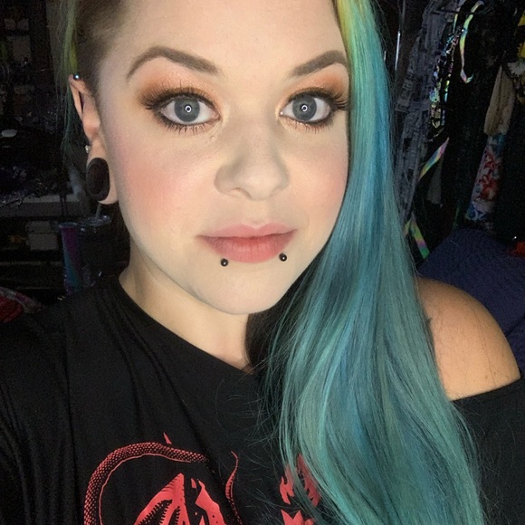 Profile Picture of Alysa Edwards (@alysaedwards) on Poshmark