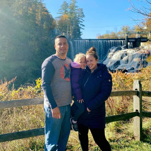 Profile Picture of Kristen Sterczala (@believeinhope7) on Poshmark