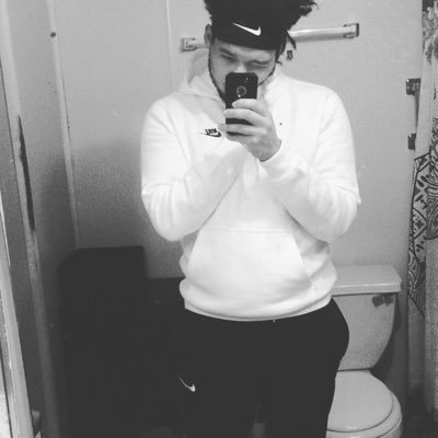 Profile Picture of Mason Simpson (@or4ng34life) on Twitter