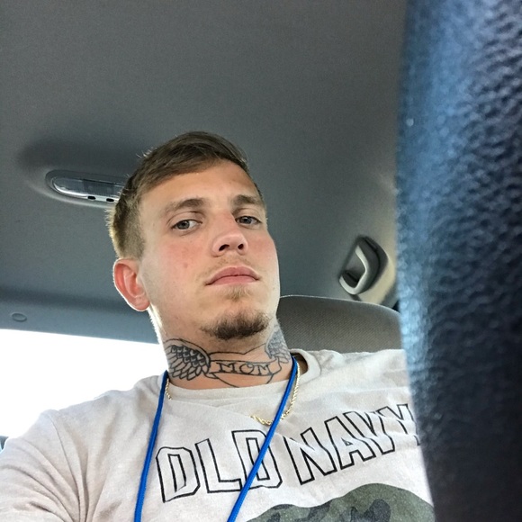 Profile Picture of Daniel Montgomery (@danielmontgo450) on Poshmark