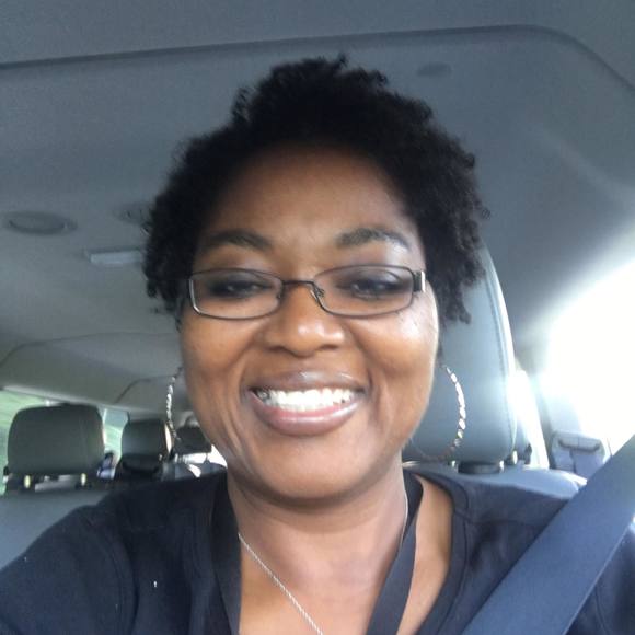 Profile Picture of Cylenthia White (@ciachabet) on Poshmark