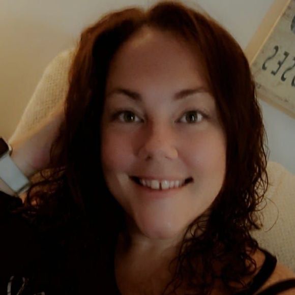 Profile Picture of Morgan Laudman (@mjsawyer9101) on Poshmark