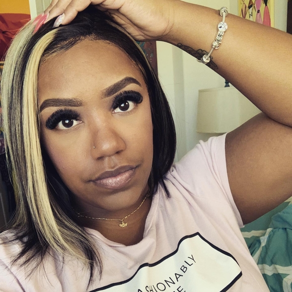 Profile Picture of Briana Barnes (@briana_barnes) on Poshmark