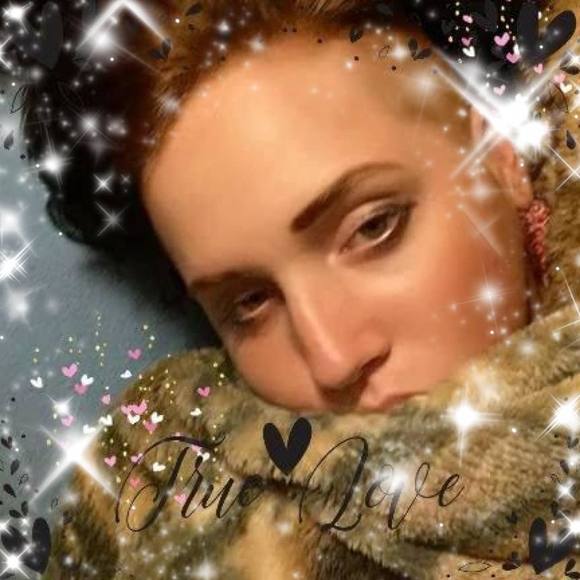 Profile Picture of Riley Roach (@kaylina) on Poshmark