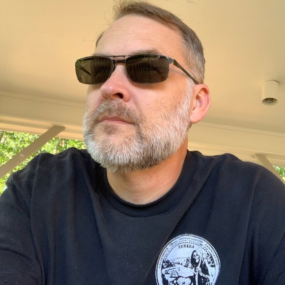 Marc Owens - Poshmark Profile Picture of Marc Owens (@mowenspro) on Poshmark