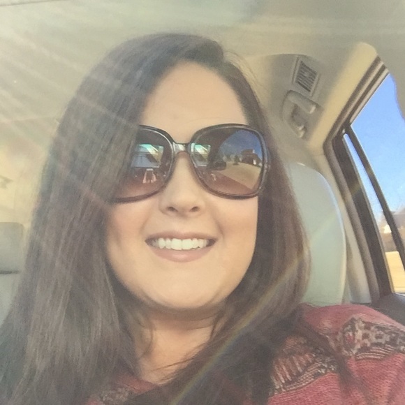 Profile Picture of Mandy Mason (@mljinright) on Poshmark