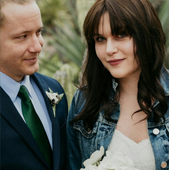 Profile Picture of Amanda Aronson (@atoschi) on Poshmark