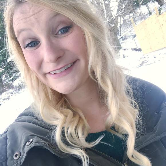 Daphne Ryan - Poshmark Profile Picture of Daphne Ryan (@daphneryan13) on Poshmark