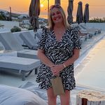 Profile Picture of Melanie Edwards (@melanieedwards_lovetoholiday) on Instagram