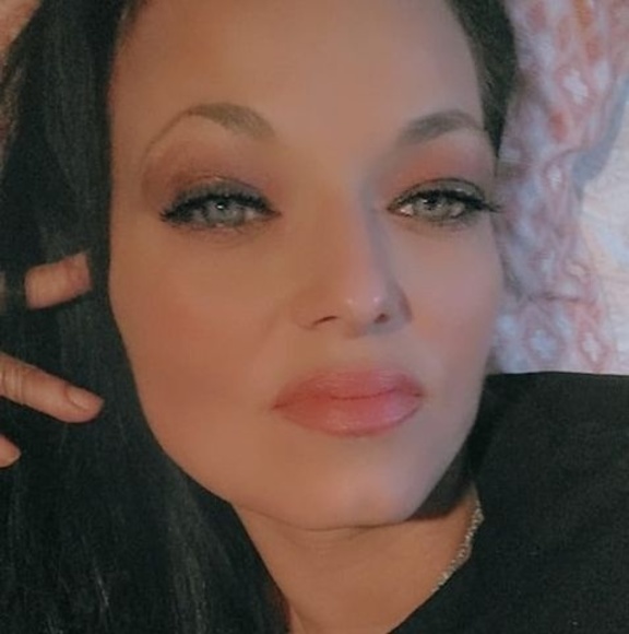 Profile Picture of Jami Pankow (@jamipankow) on Poshmark