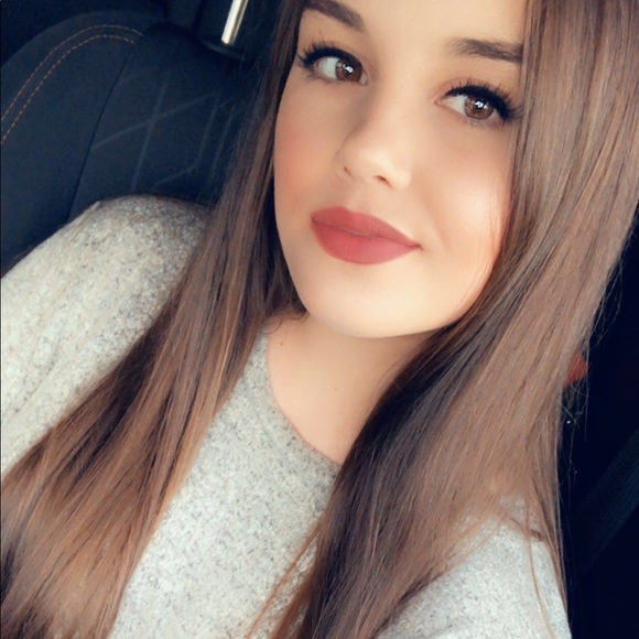 Jessica Adshade - Poshmark Profile Picture of Jessica Adshade (@jessicaadshade) on Poshmark