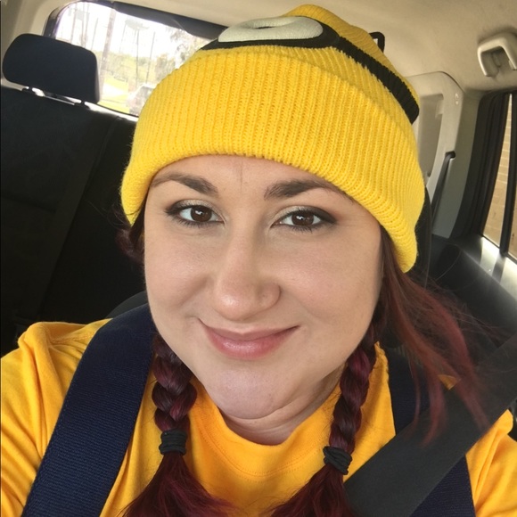 Profile Picture of Rebecca Wright (@mrswright413) on Poshmark