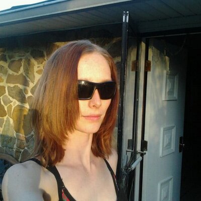 Profile Picture of Stephanie Bledsoe (@BledsoeSteph) on Twitter